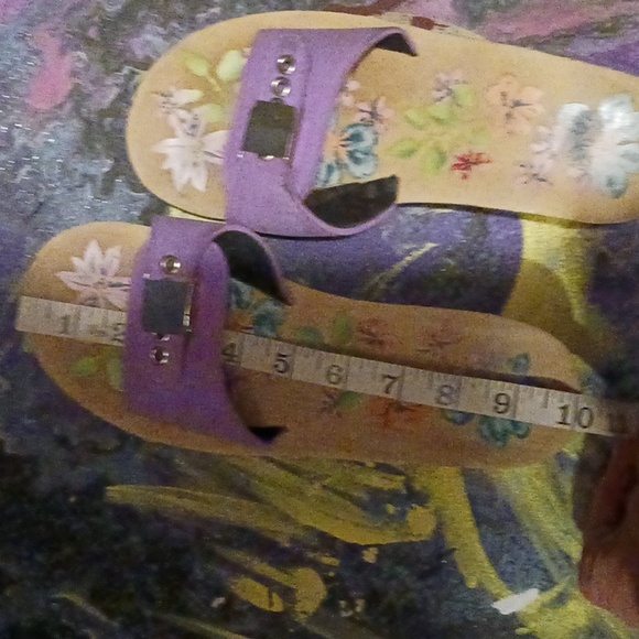 Sandals - Picture 6 of 8